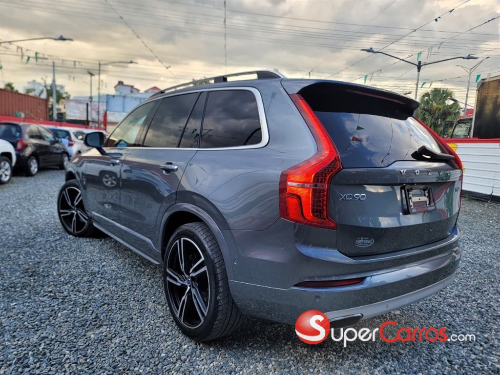 2018 Volvo XC90 Momentum T6 — foto 9 / 11