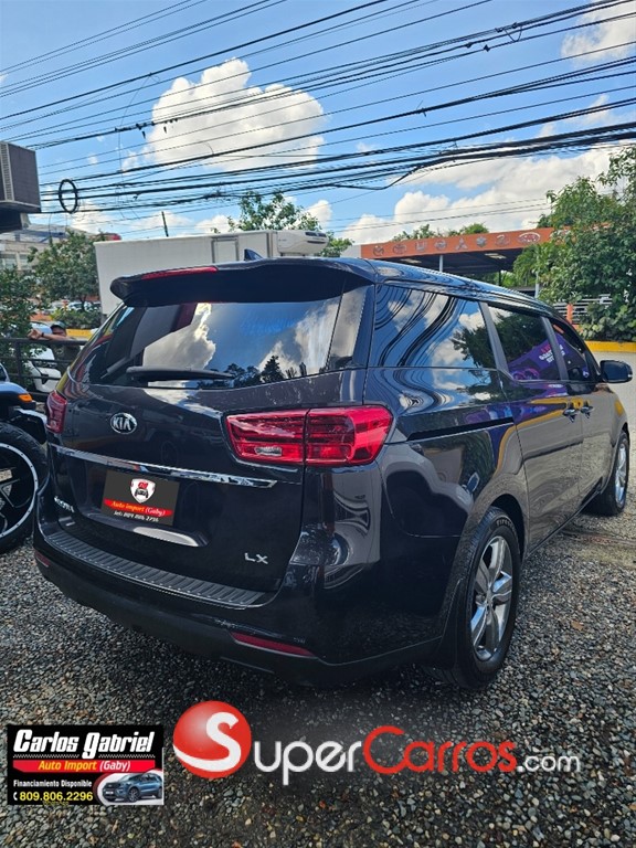 2019 Kia Sedona LX — foto 3 / 10