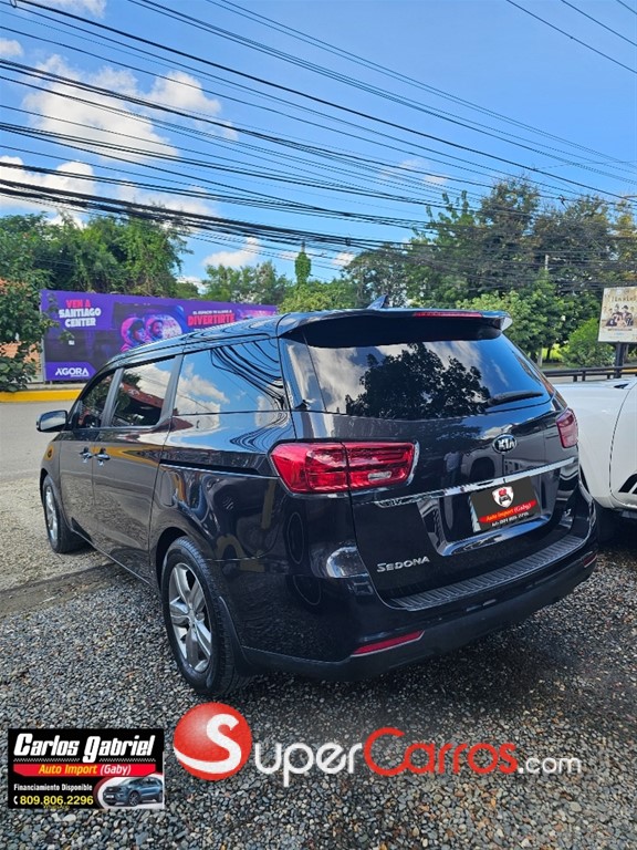 2019 Kia Sedona LX — foto 4 / 10
