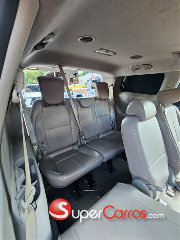 2019 Kia Sedona LX — foto 6 / 10