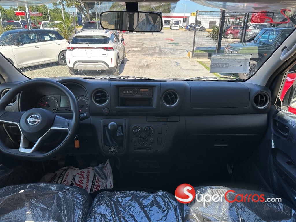 2026 Nissan Urvan Cargo — foto 10 / 12