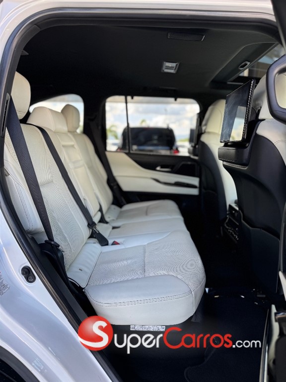 2022 Lexus LX 600 Luxury — foto 8 / 12