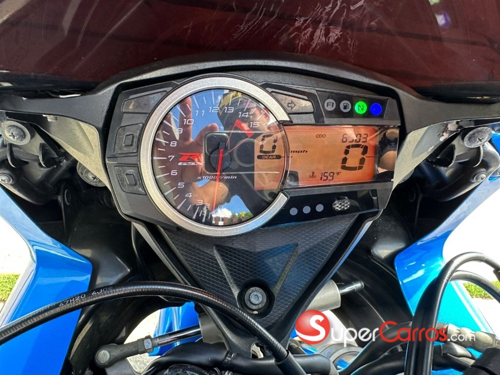 2015 Suzuki GSX R 1000 — foto 6 / 6