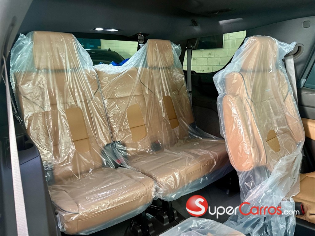 2026 Cadillac Escalade Luxury Short — foto 9 / 12