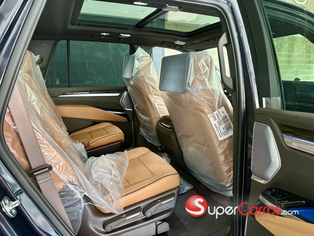 2026 Cadillac Escalade Luxury Short — foto 10 / 12