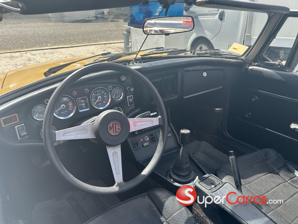 1975 MG MGB Roadster — foto 5 / 8