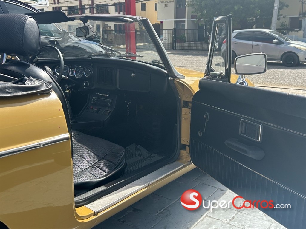 1975 MG MGB Roadster — foto 7 / 8