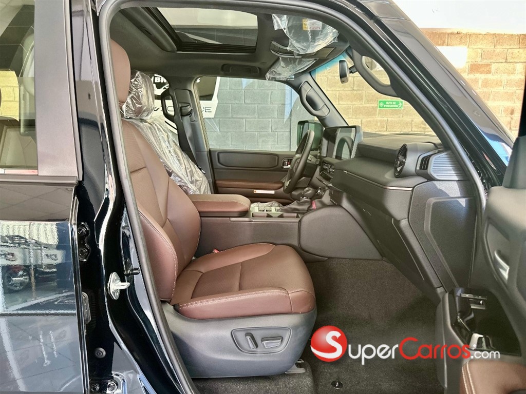 2025 Toyota Land Cruiser Prado Adventure — foto 8 / 12