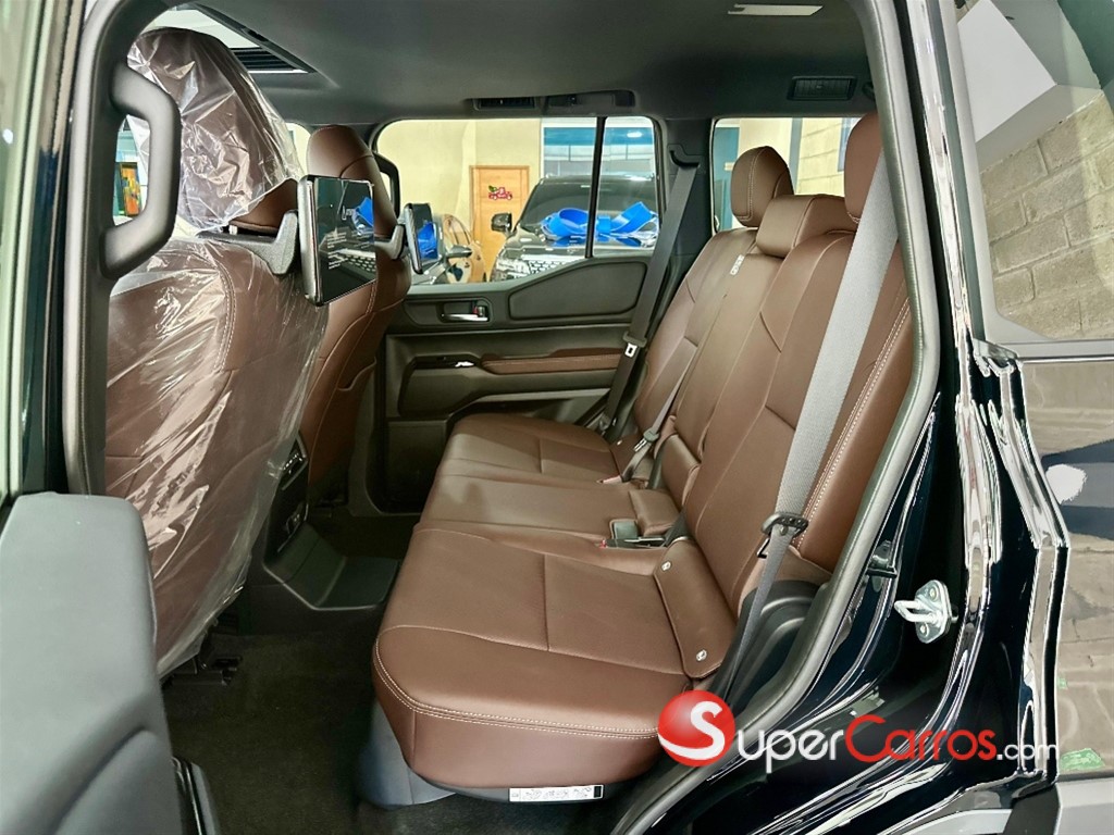 2025 Toyota Land Cruiser Prado Adventure — foto 11 / 12