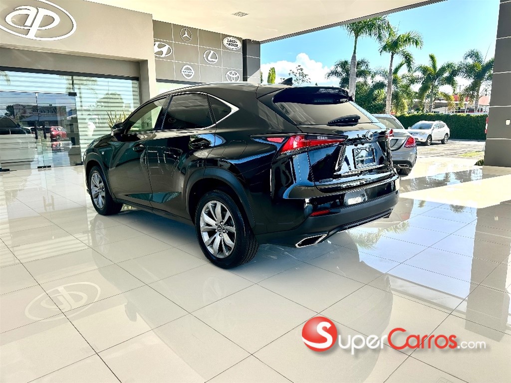 2020 Lexus NX 300 F Sport — foto 7 / 12