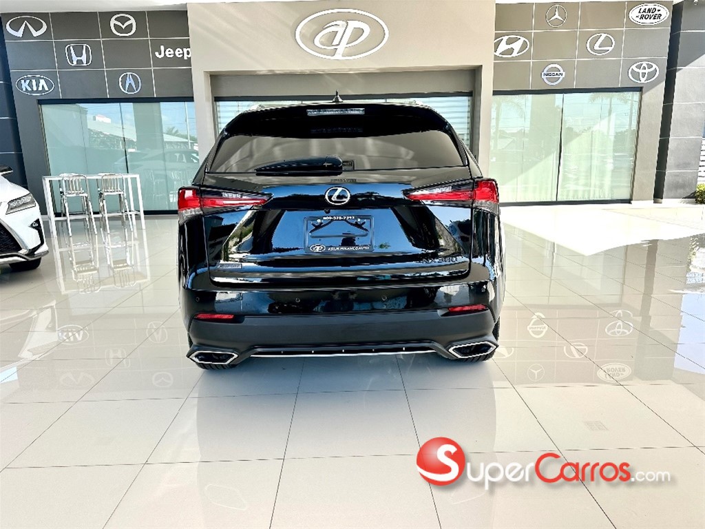 2020 Lexus NX 300 F Sport — foto 8 / 12