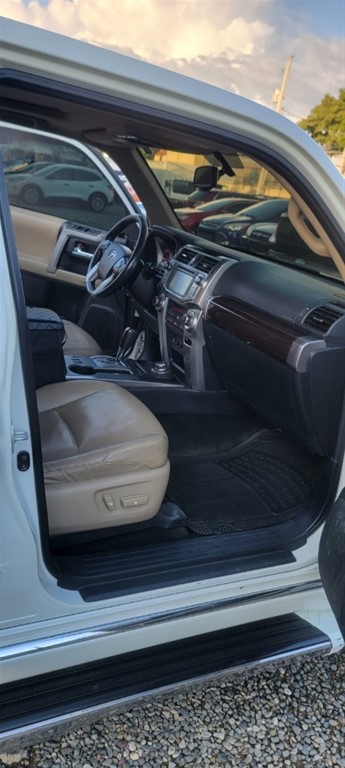2016 Toyota 4 Runner — foto 6 / 10