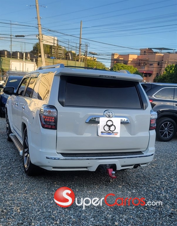 2016 Toyota 4 Runner — foto 8 / 10