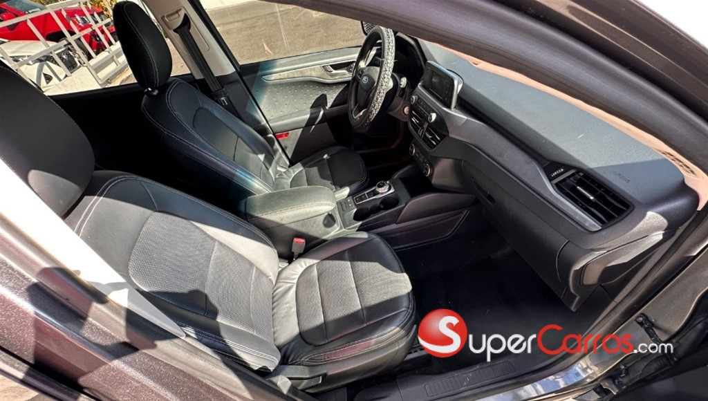 2020 Ford Escape S — foto 6 / 8