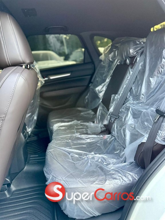 2027 Mazda CX-5 Limited — foto 9 / 12