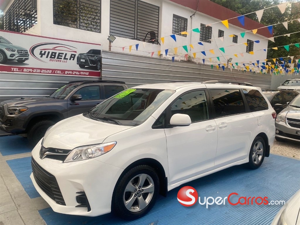 2020 Toyota Sienna LE