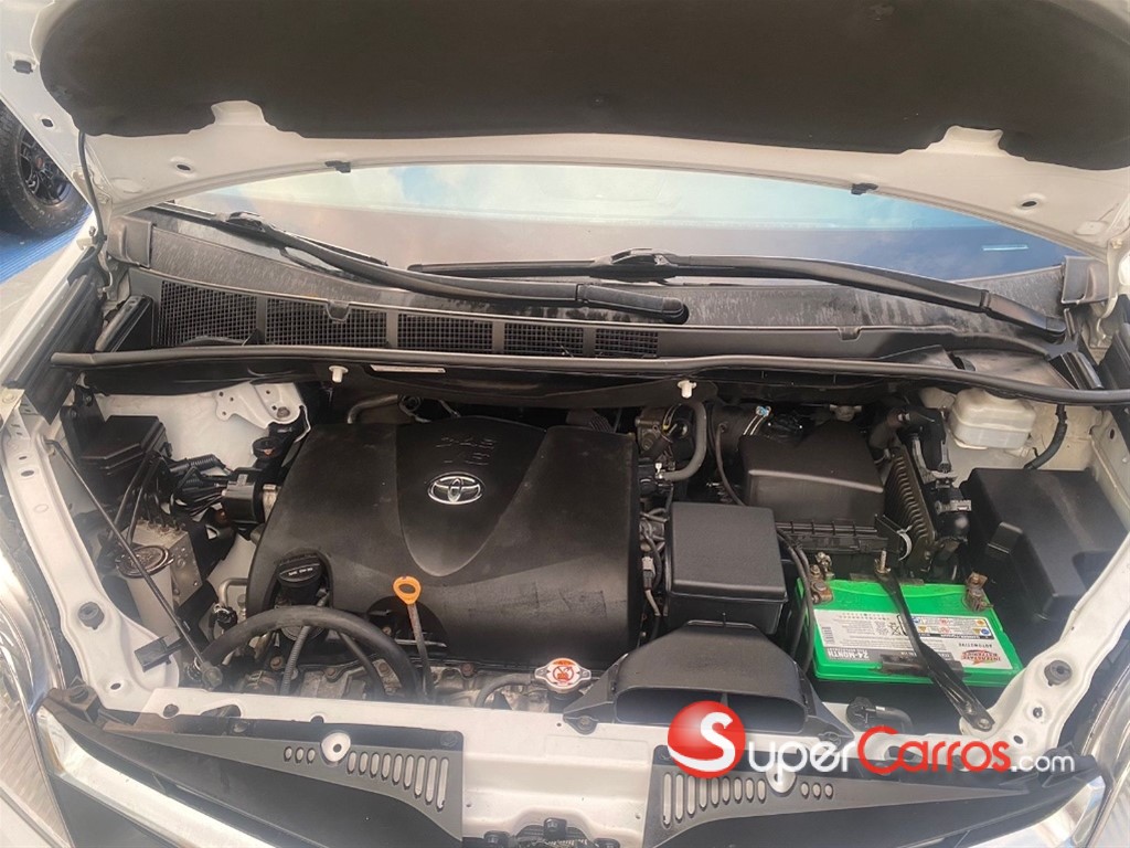 2020 Toyota Sienna LE — foto 5 / 12