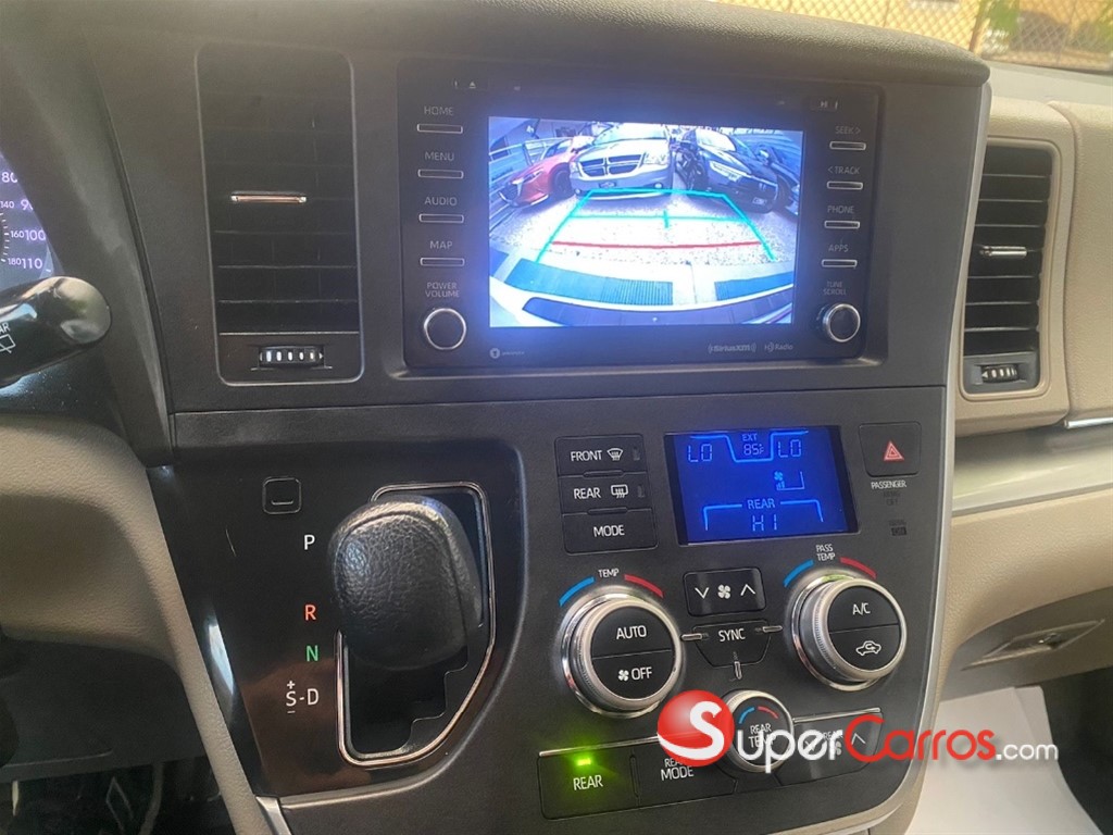 2020 Toyota Sienna LE — foto 12 / 12