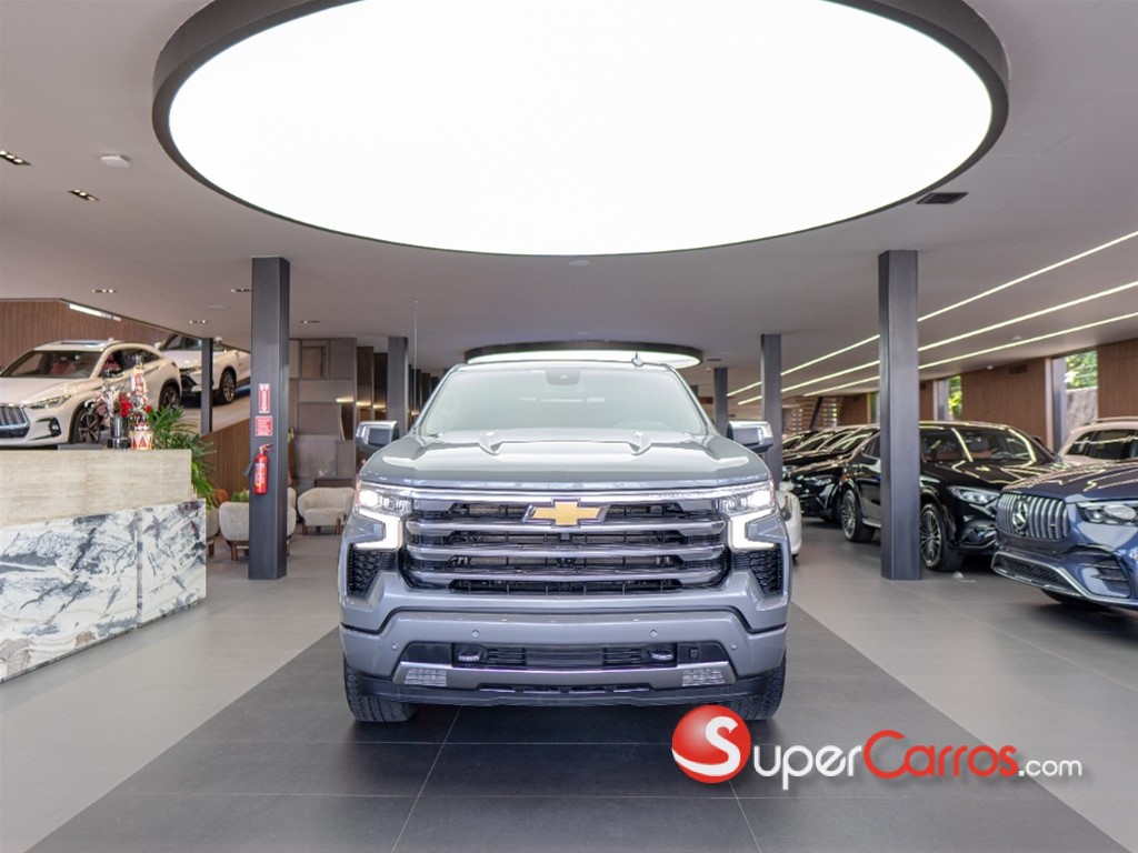 2026 Chevrolet Silverado High Country Duramax — foto 2 / 9