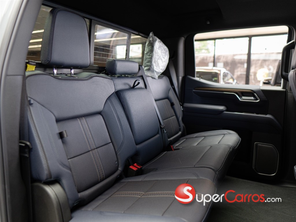 2026 Chevrolet Silverado High Country Duramax — foto 6 / 9