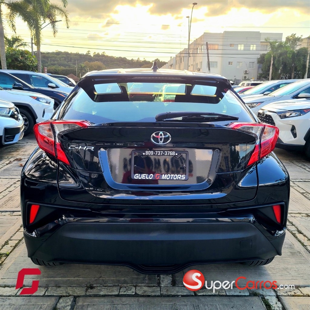 2021 Toyota C-HR XLE — foto 7 / 9