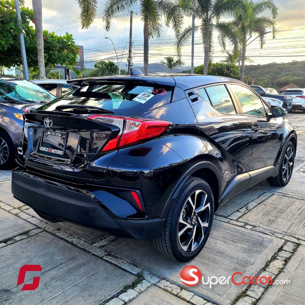 2021 Toyota C-HR XLE — foto 8 / 9