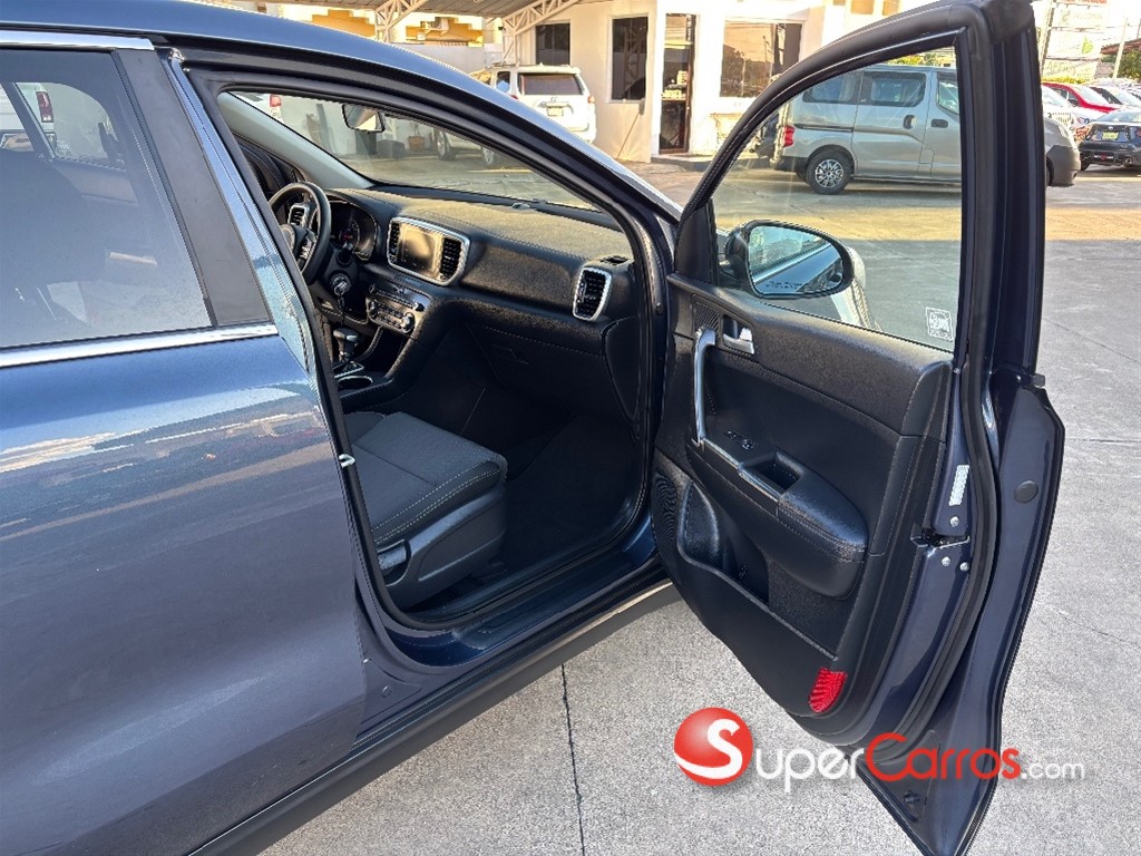 2020 Kia Sportage LX — foto 8 / 11