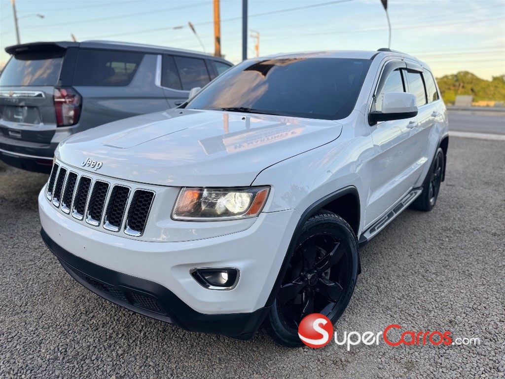 2016 Jeep Grand Cherokee Laredo — foto 1 / 10