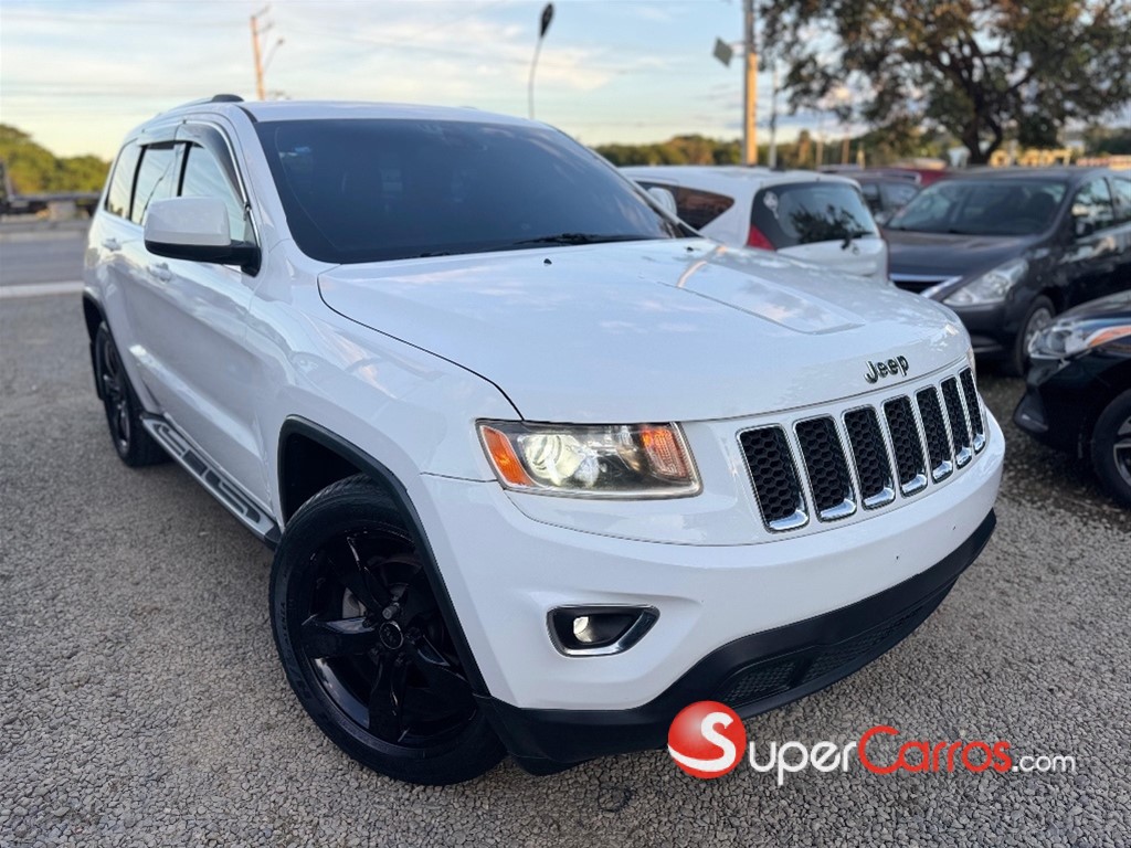 2016 Jeep Grand Cherokee Laredo — foto 2 / 10