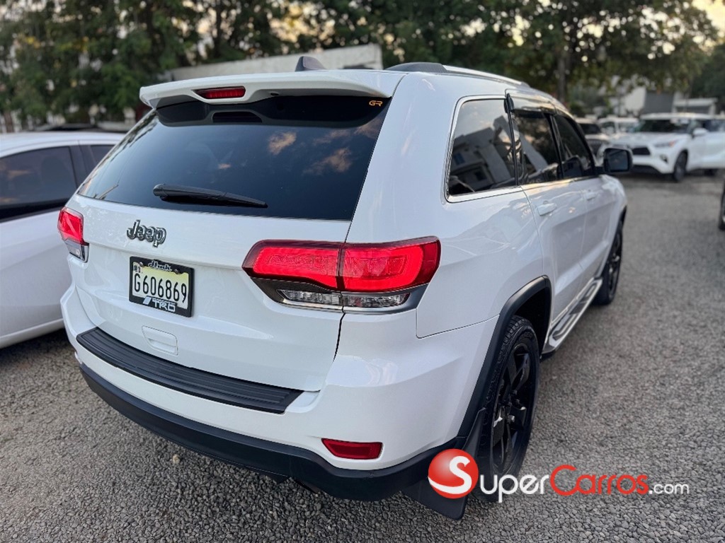 2016 Jeep Grand Cherokee Laredo — foto 4 / 10