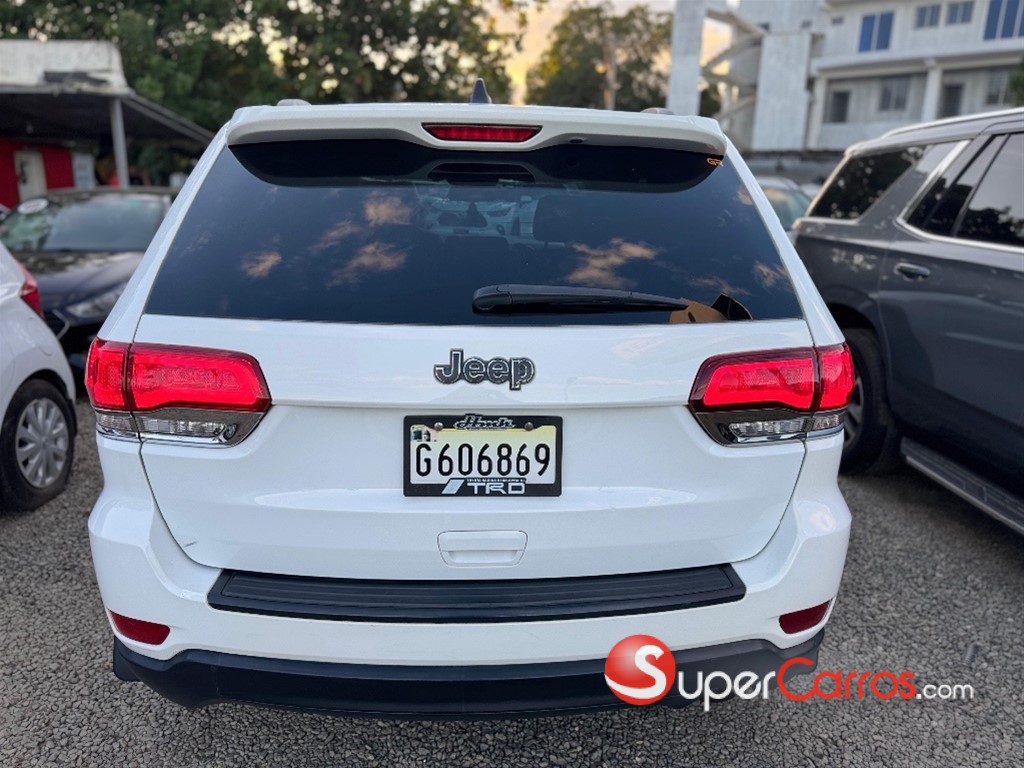 2016 Jeep Grand Cherokee Laredo — foto 6 / 10