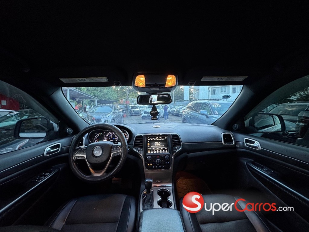 2016 Jeep Grand Cherokee Laredo — foto 7 / 10