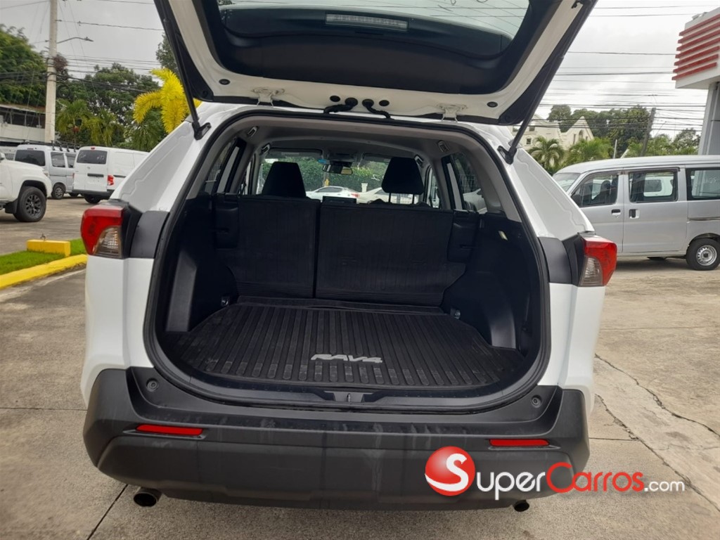 2022 Toyota RAV4 LE — foto 11 / 12