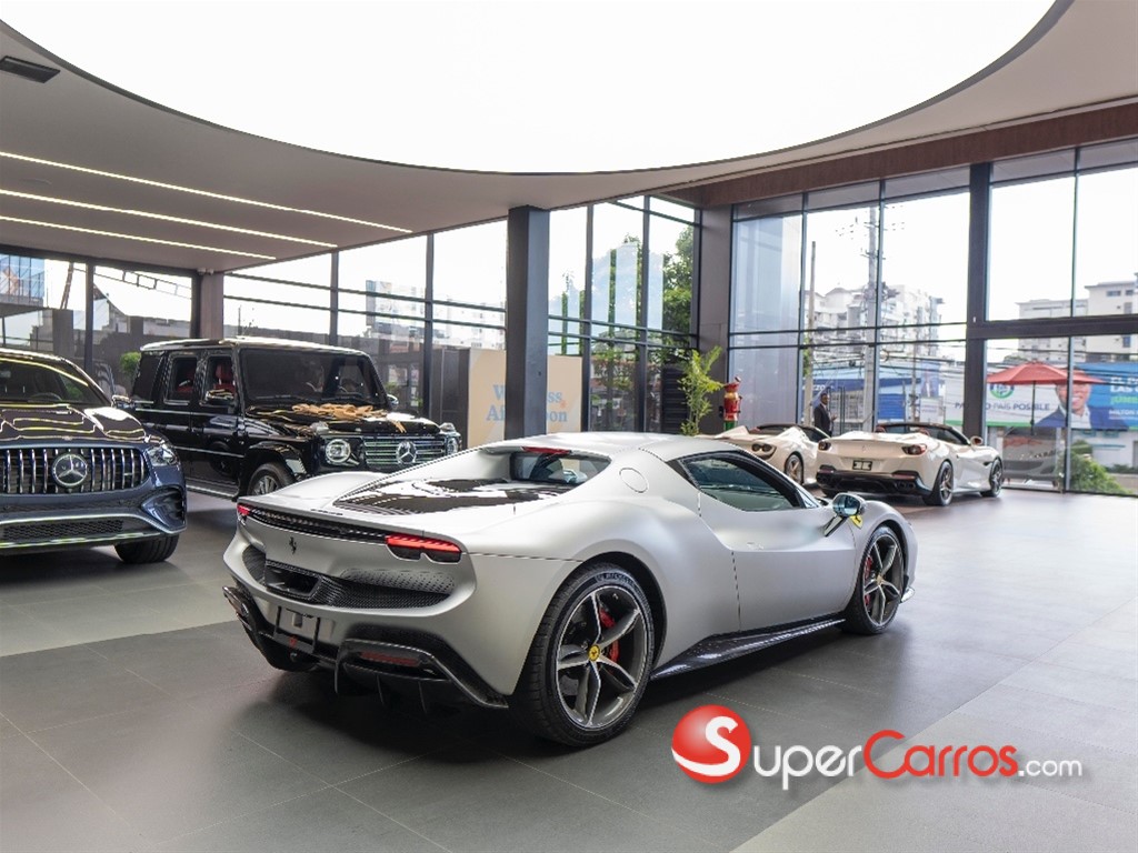 2024 Ferrari 296 GTB — foto 2 / 9
