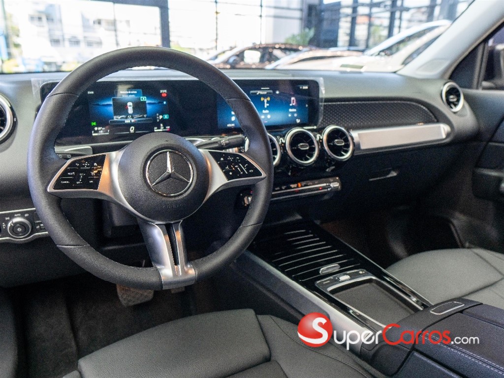 2026 Mercedes-Benz Clase GLB — foto 2 / 9