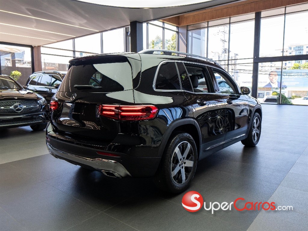 2026 Mercedes-Benz Clase GLB — foto 4 / 9