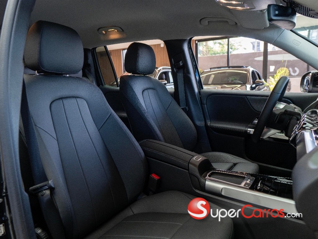 2026 Mercedes-Benz Clase GLB — foto 5 / 9
