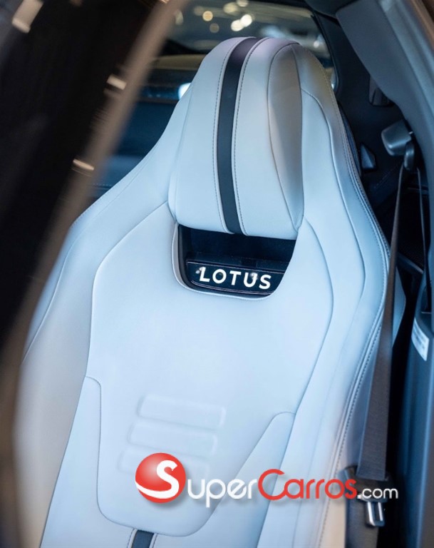 2024 Lotus Emira — foto 9 / 12
