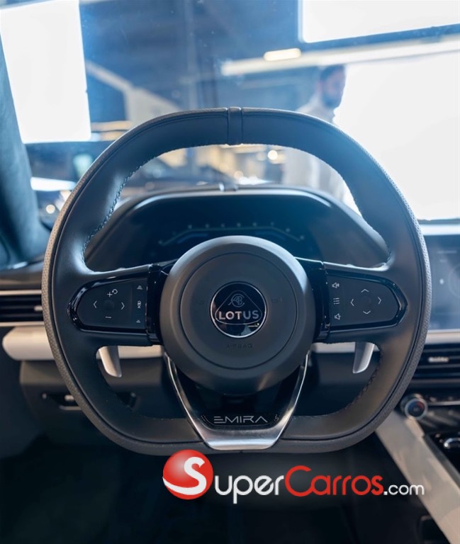 2024 Lotus Emira — foto 12 / 12