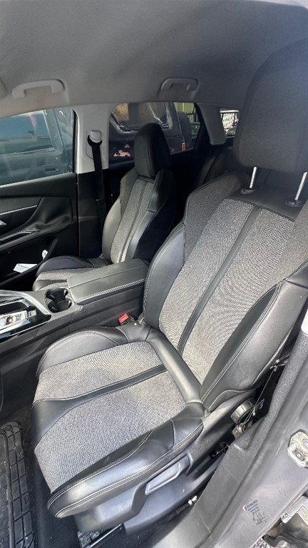 2020 Peugeot 3008 — foto 8 / 9