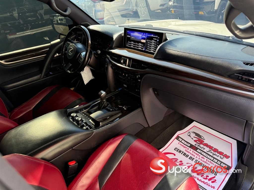 2019 Lexus LX 570 Sport — foto 10 / 10