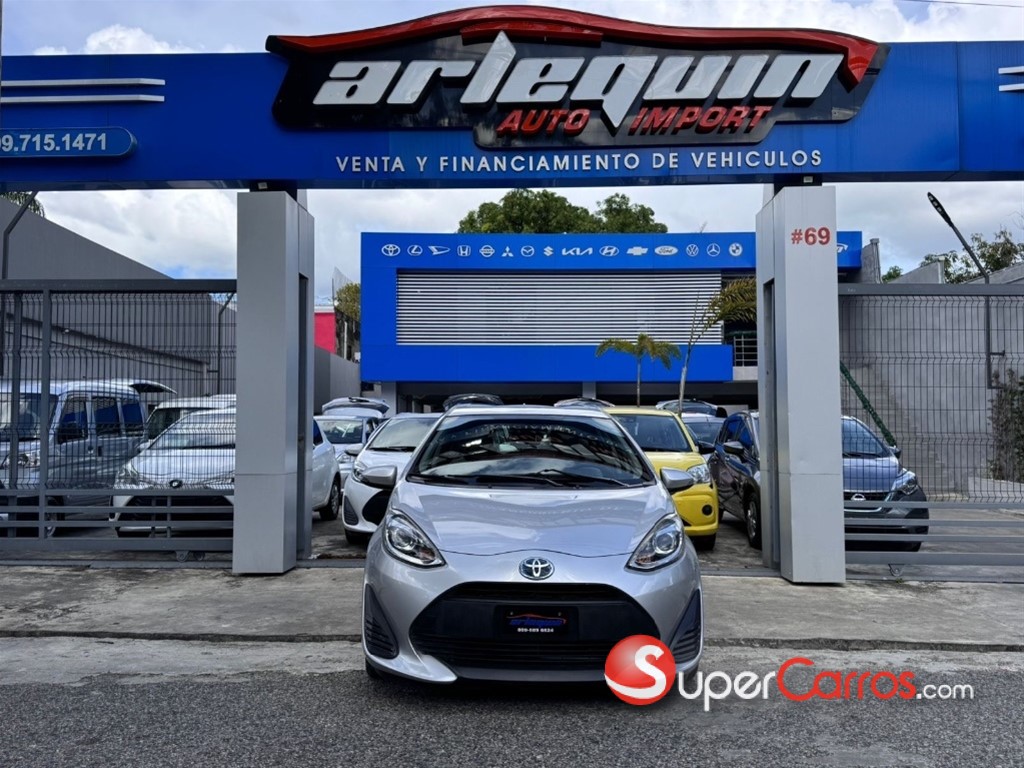 2019 Toyota Aqua — foto 3 / 9