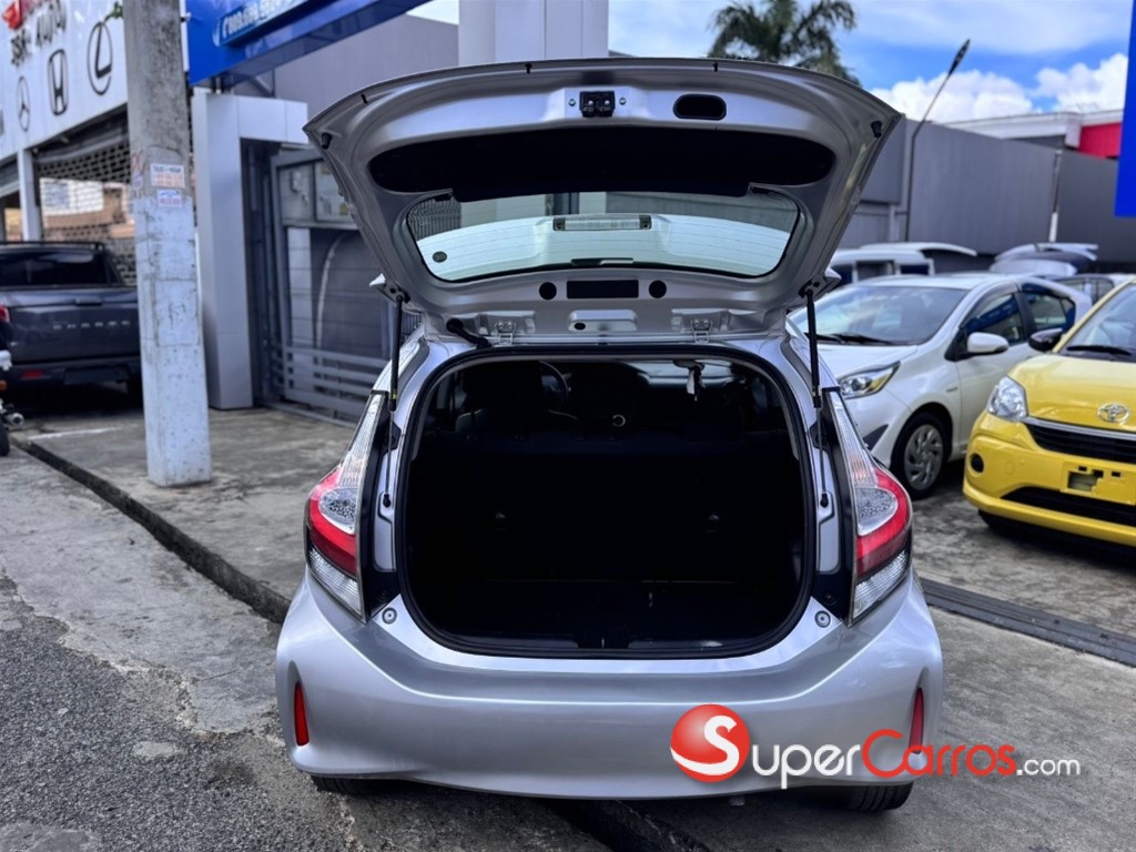 2019 Toyota Aqua — foto 6 / 9