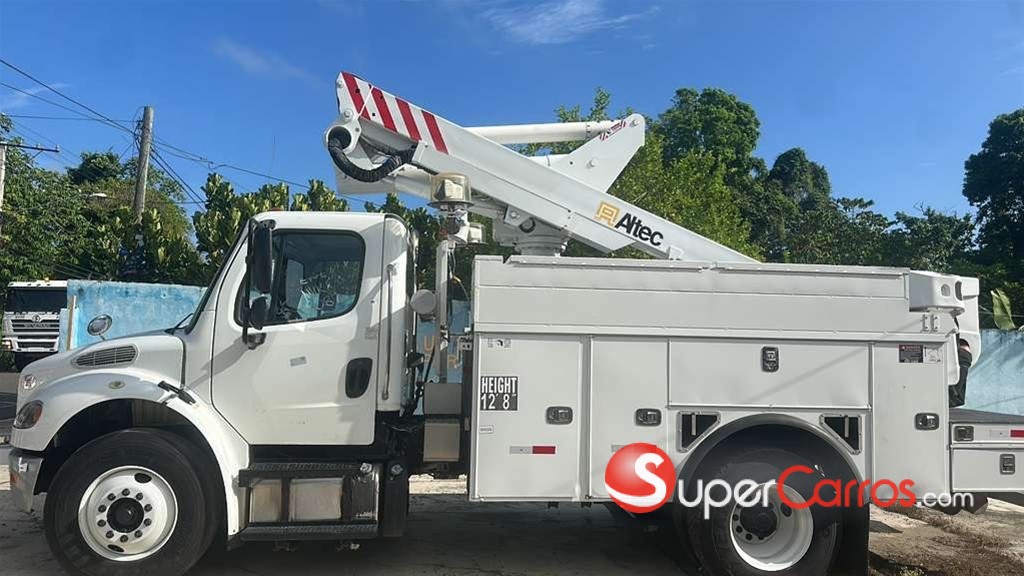2017 Freightliner M2-106 — foto 2 / 3