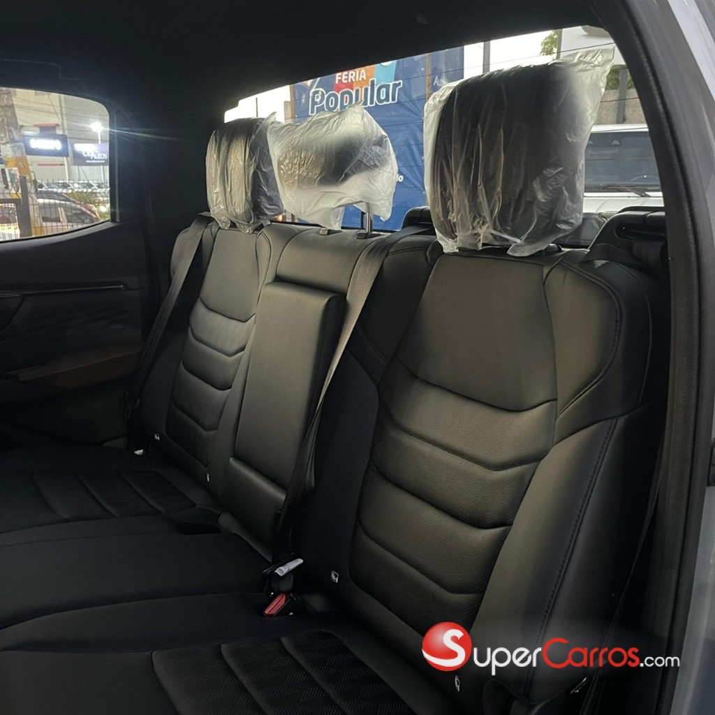 2027 Isuzu DMAX — foto 9 / 9