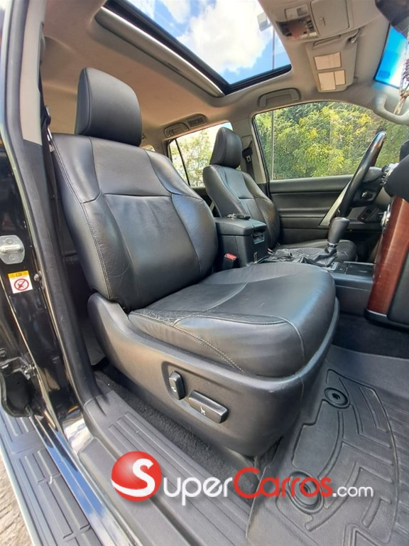 2015 Toyota Land Cruiser Prado VXL — foto 8 / 12