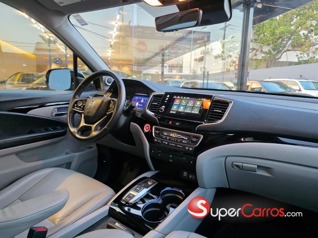 2020 Honda Pilot Touring — foto 5 / 10