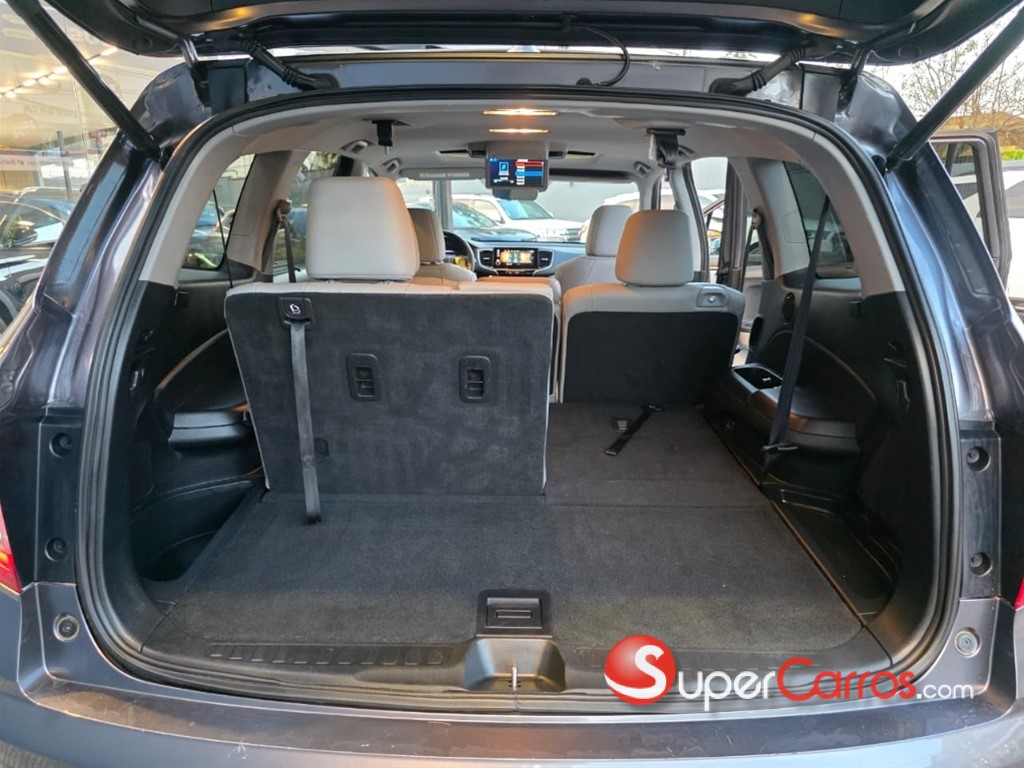 2020 Honda Pilot Touring — foto 9 / 10