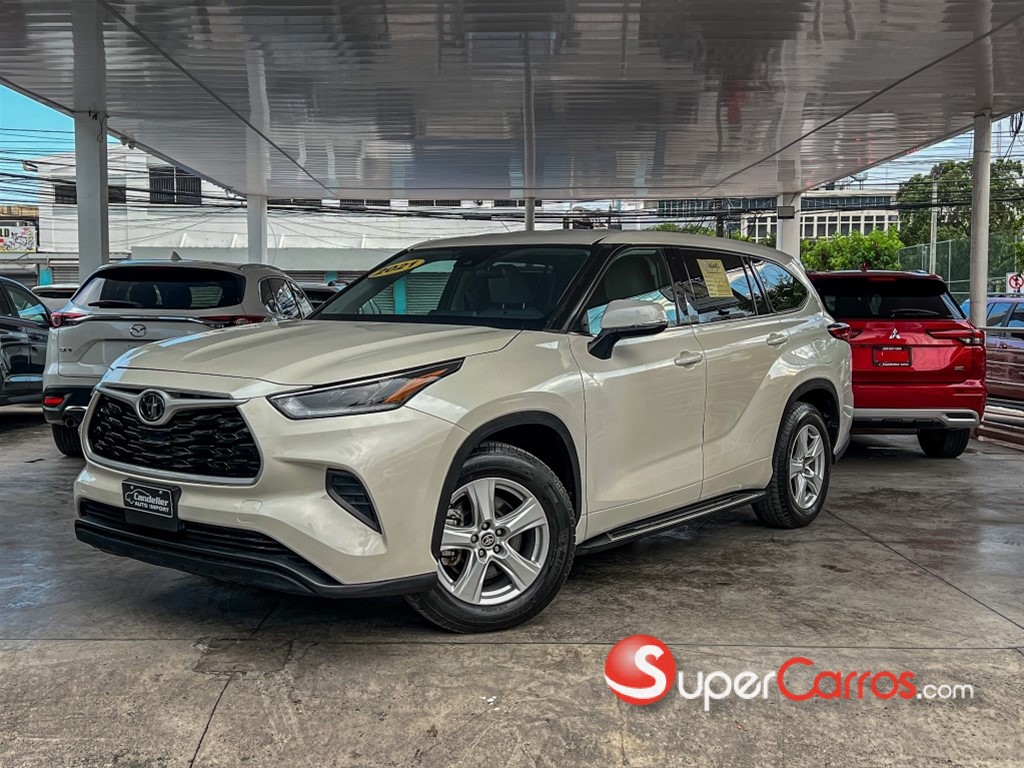 2021 Toyota Highlander LE — foto 2 / 11