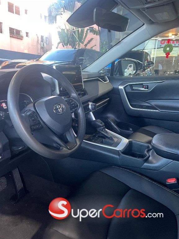 2021 Toyota RAV4 XLE Premium — foto 5 / 10